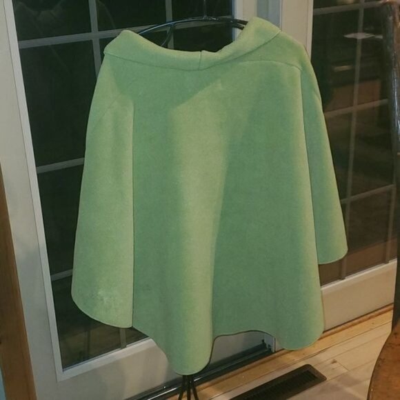 Janka Polartek Mint Green Unique Button Sz OS Jacket Shawl Cape WHEELCHAIR USE‎ - Picture 3 of 10